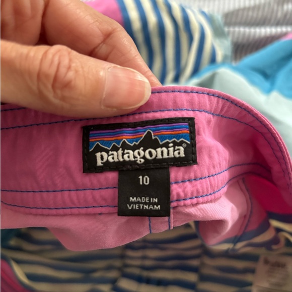 Boys Patagonia wayfarer board shorts - Picture 3 of 3